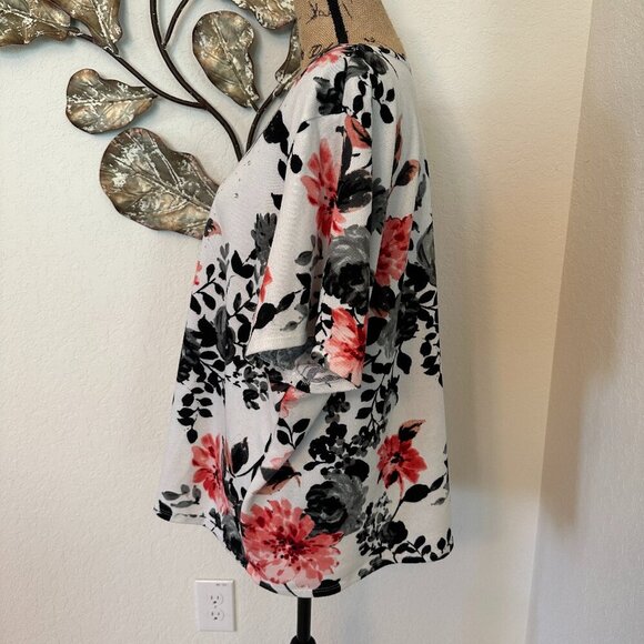 Floral Print Short Sleeve Tunic Top – White, Black & Red - Picture 3 of 4